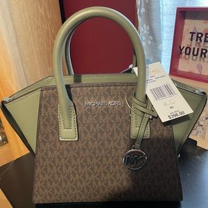 Nwt Michael Kors Avril sm tz  satchel